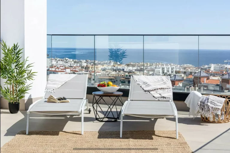 R5489221 | Penthouse Duplex in Estepona – 2 beds, 2 baths