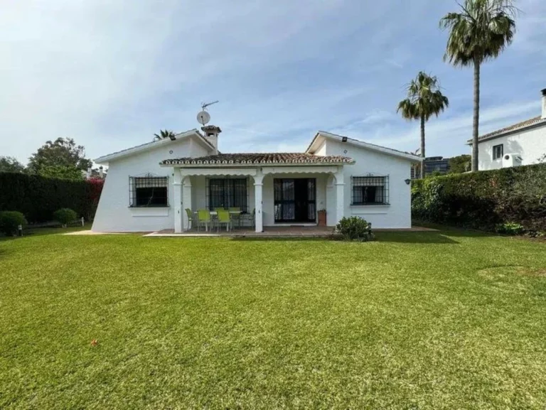 R5506300 | Detached Villa in Costalita – 3 beds, 2 baths