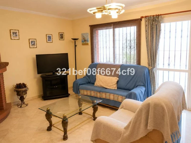 R5498386 | Townhouse in Estepona – 3 beds, 2.5 baths