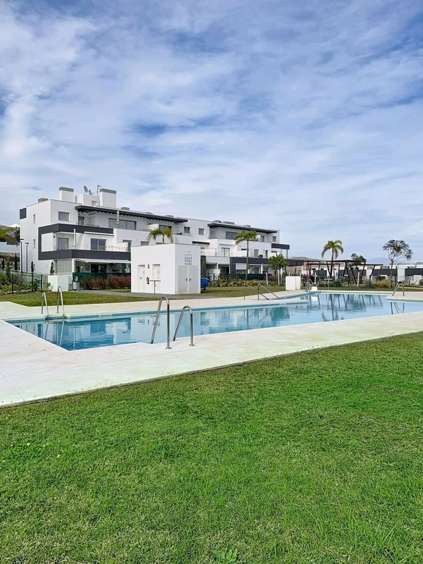 R5502973 | Ground Floor Apartment in Estepona – 2 beds, 2 baths