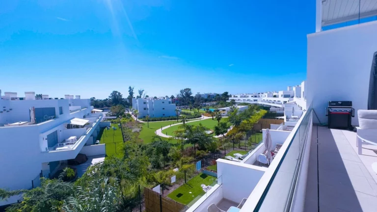 R5234395 | Penthouse in Estepona – 4 beds, 2 baths