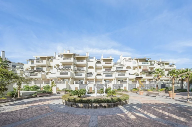 R5504236 | Middle Floor Apartment in El Paraiso – 1 beds, 1 baths