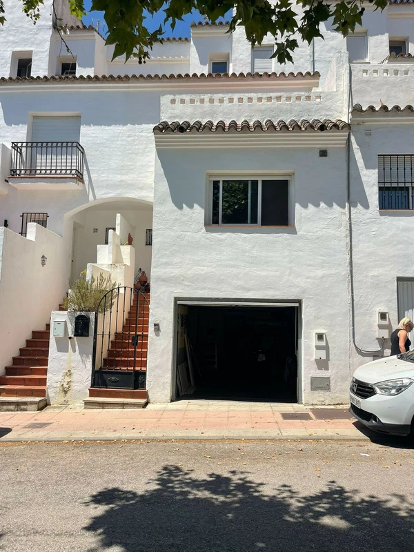 R5080234 | Townhouse in Estepona – 3 beds, 3 baths