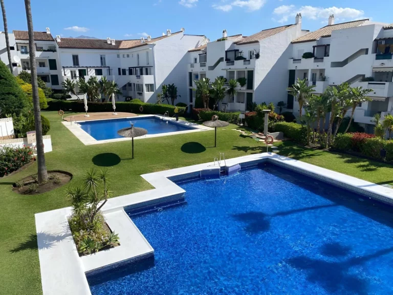 R5382157 | Penthouse Duplex in Estepona – 3 beds, 3 baths