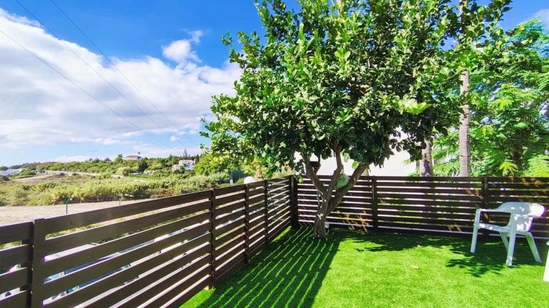 R5516245 | Semi-Detached House in Estepona – 3 beds, 2 baths