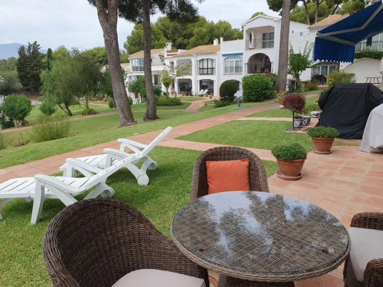 R5500543 | Ground Floor Apartment in El Paraiso – 2 beds, 2 baths