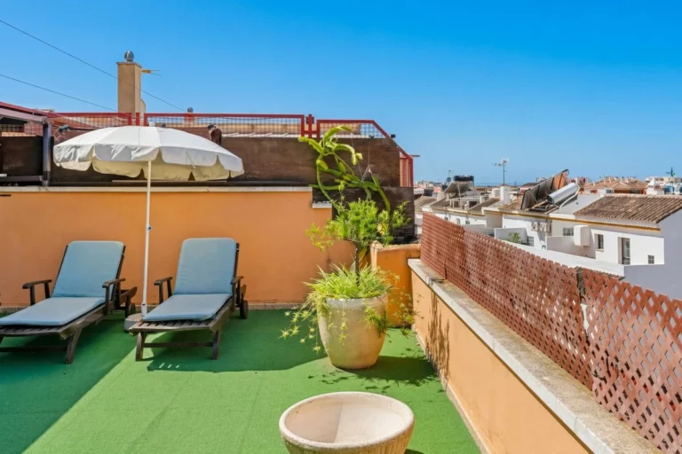R5502517 | Penthouse in Estepona – 4 beds, 2 baths