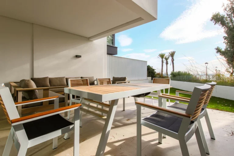 R3575815 | Townhouse in Estepona – 3 beds, 3.5 baths