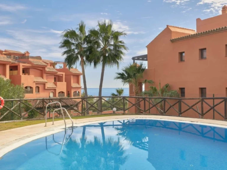R5494006 | Penthouse in Estepona – 3 beds, 2 baths