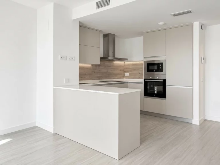 R5502634 | Middle Floor Apartment in Estepona – 1 beds, 1 baths
