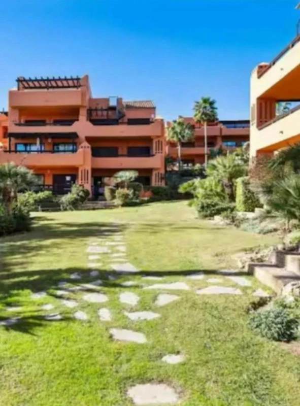 R5499619 | Ground Floor Apartment in Estepona – 2 beds, 2 baths