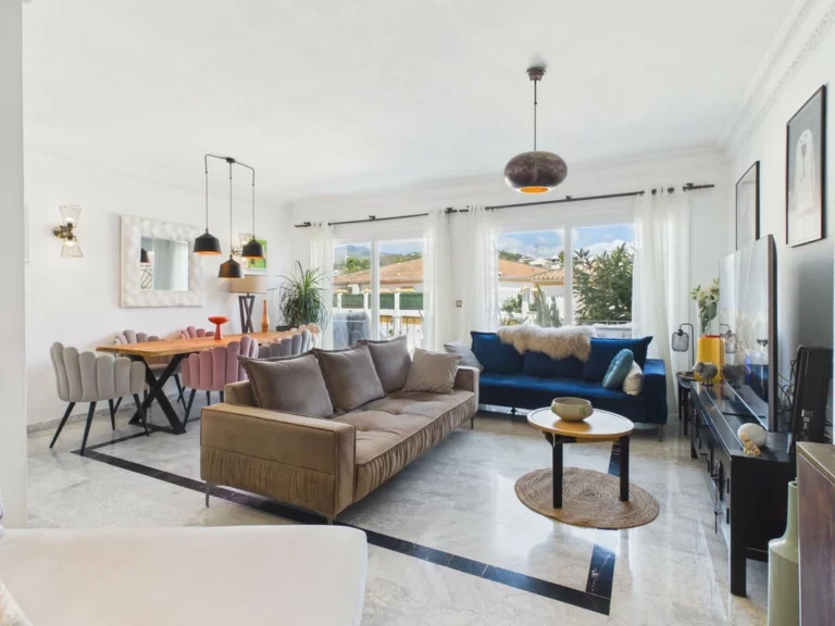 R5498614 | Townhouse in Estepona – 3 beds, 3 baths