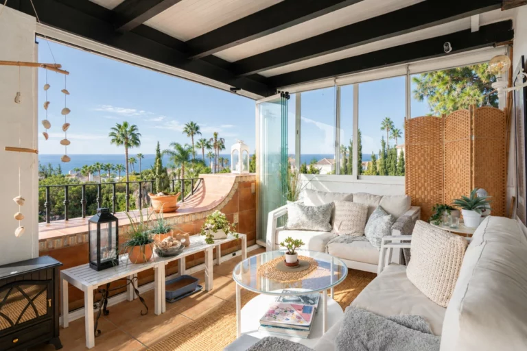 R5496997 | Penthouse in El Paraiso – 2 beds, 2 baths