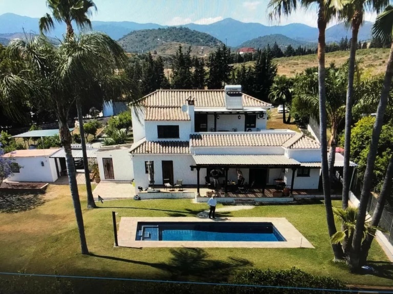 R5122984 | Finca – Cortijo in Estepona – 4 beds, 3 baths