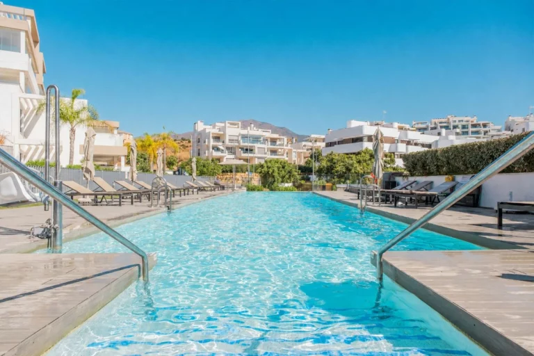 R5457550 | Ground Floor Apartment in Estepona – 2 beds, 2 baths
