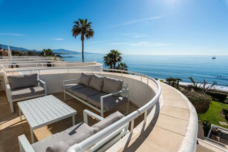 R5499319 | Ground Floor Apartment in Estepona – 2 beds, 2 baths
