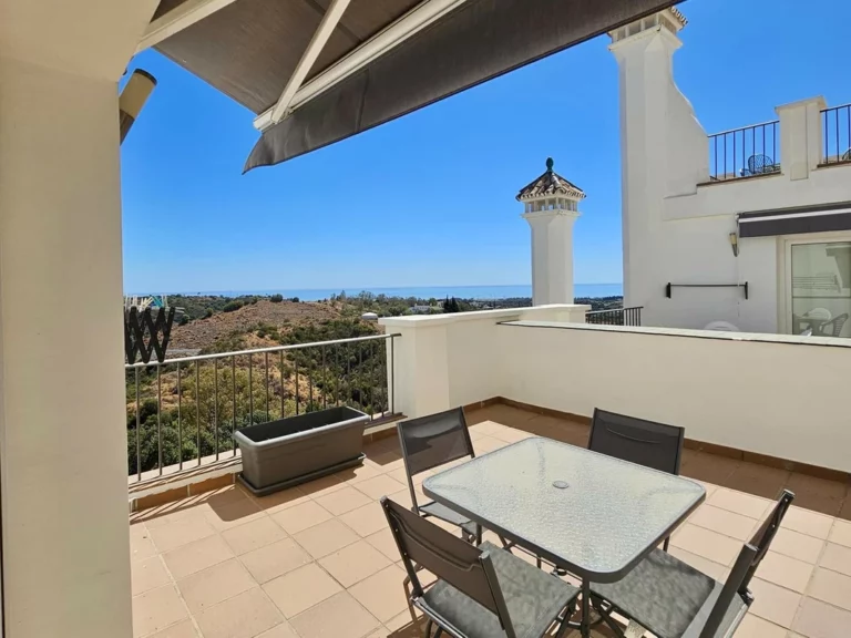 R5217721 | Middle Floor Apartment in Estepona – 1 beds, 1 baths
