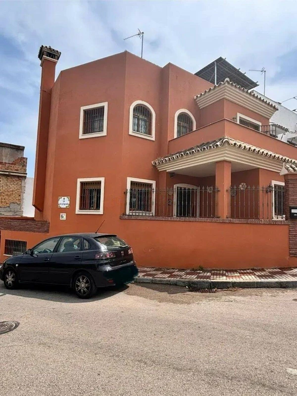 R5500264 | Semi-Detached House in Cancelada – 4 beds, 3 baths