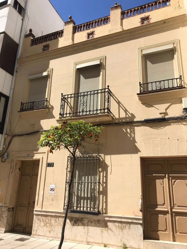 R4813993 | Townhouse in Estepona – 8 beds, 3 baths