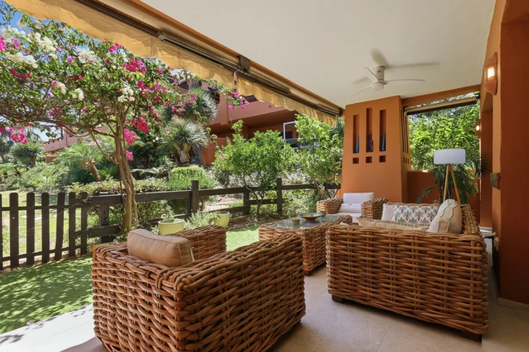 R5521357 | Ground Floor Apartment in Estepona – 2 beds, 2 baths