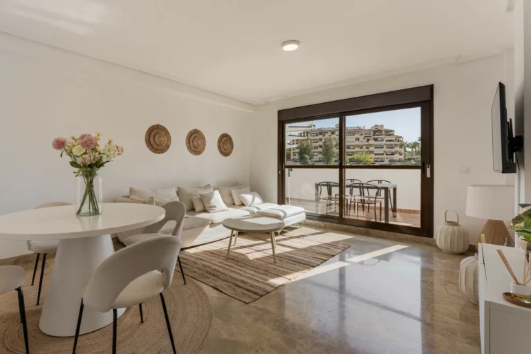 R5505736 | Penthouse Duplex in Estepona – 2 beds, 2 baths