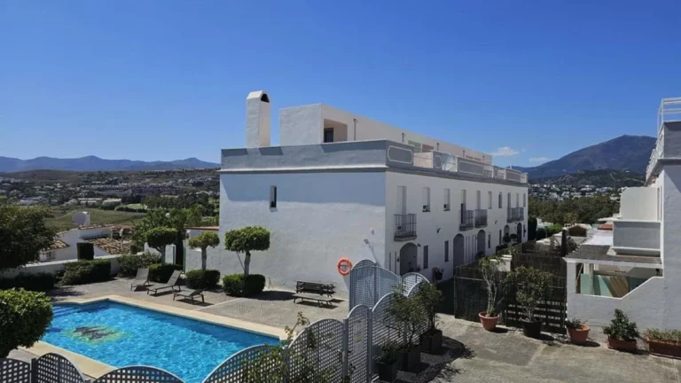R5159662 | Townhouse in Atalaya – 3 beds, 3 baths